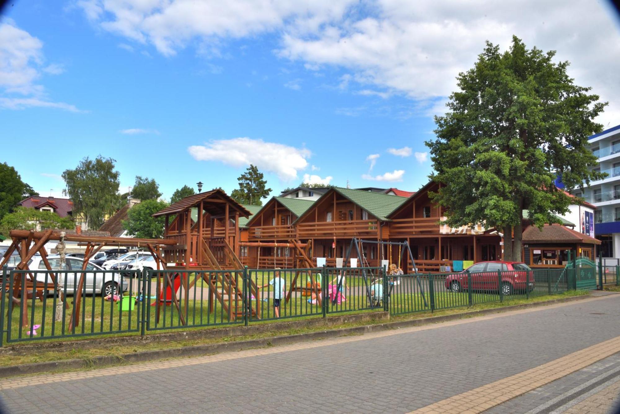 Mlodziezowy Domek Dla Grup Eldorado Mielno Centrum, 200M Od Morza Exterior foto