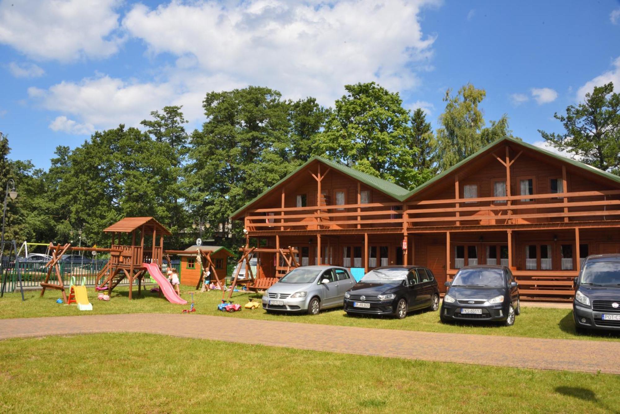 Mlodziezowy Domek Dla Grup Eldorado Mielno Centrum, 200M Od Morza Exterior foto